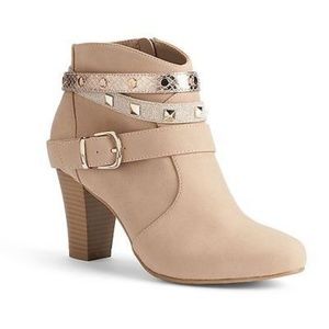 Jennifer Lopez Women's Studded Taupe Ankle Boots